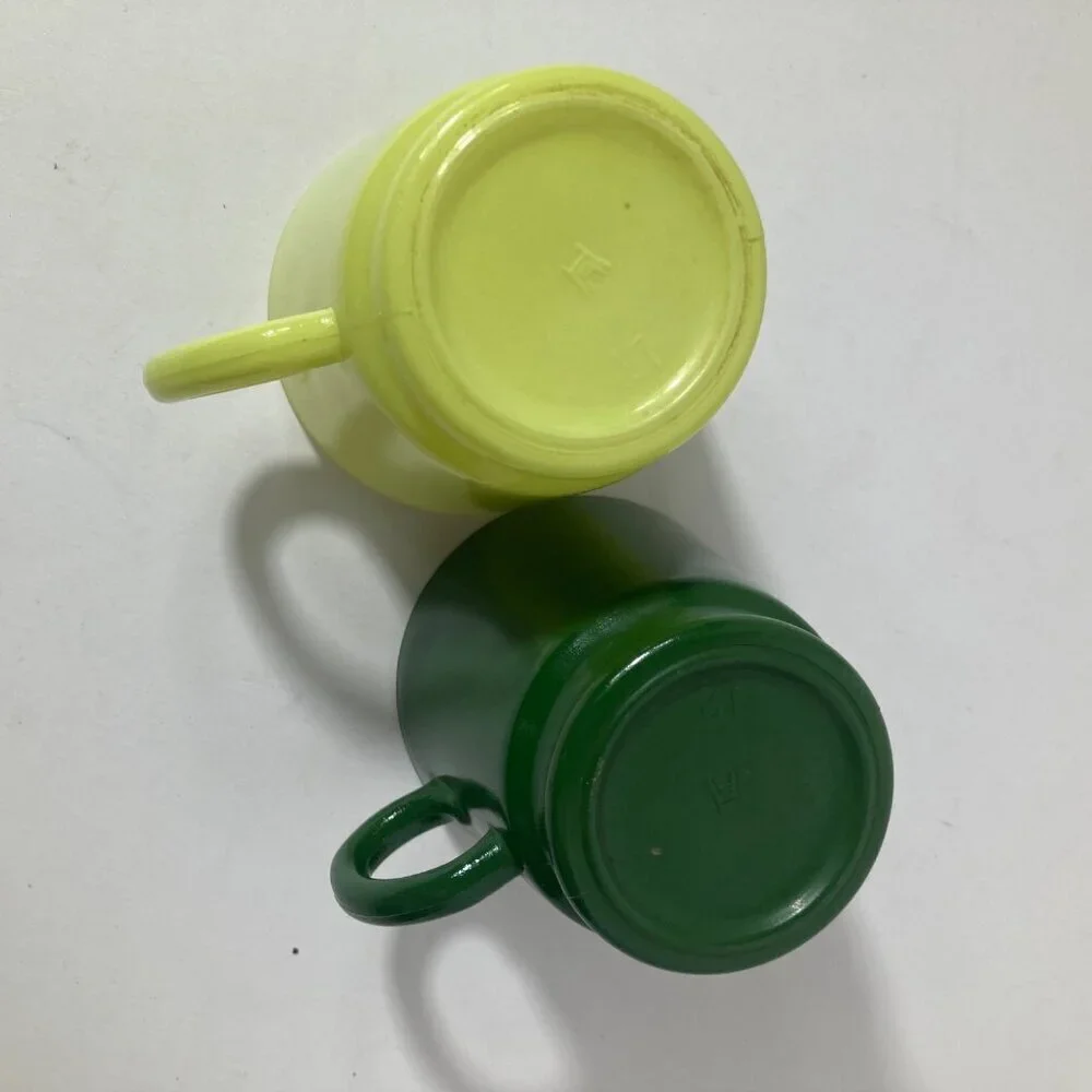 2 Vintage‎ Hazel Atlas Milk Glass Small Coffee Cups Yellow Green 3